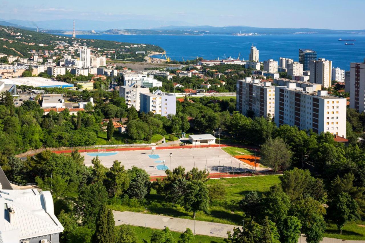 Paha-Paha Modern Apartment With Sea View, Fast Wi-Fi, And Free Parking! Рийека Екстериор снимка
